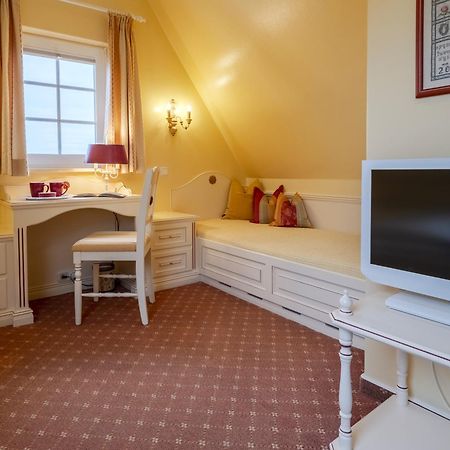 Hotel Wiesbaden Wenningstedt-Braderup Eksteriør billede