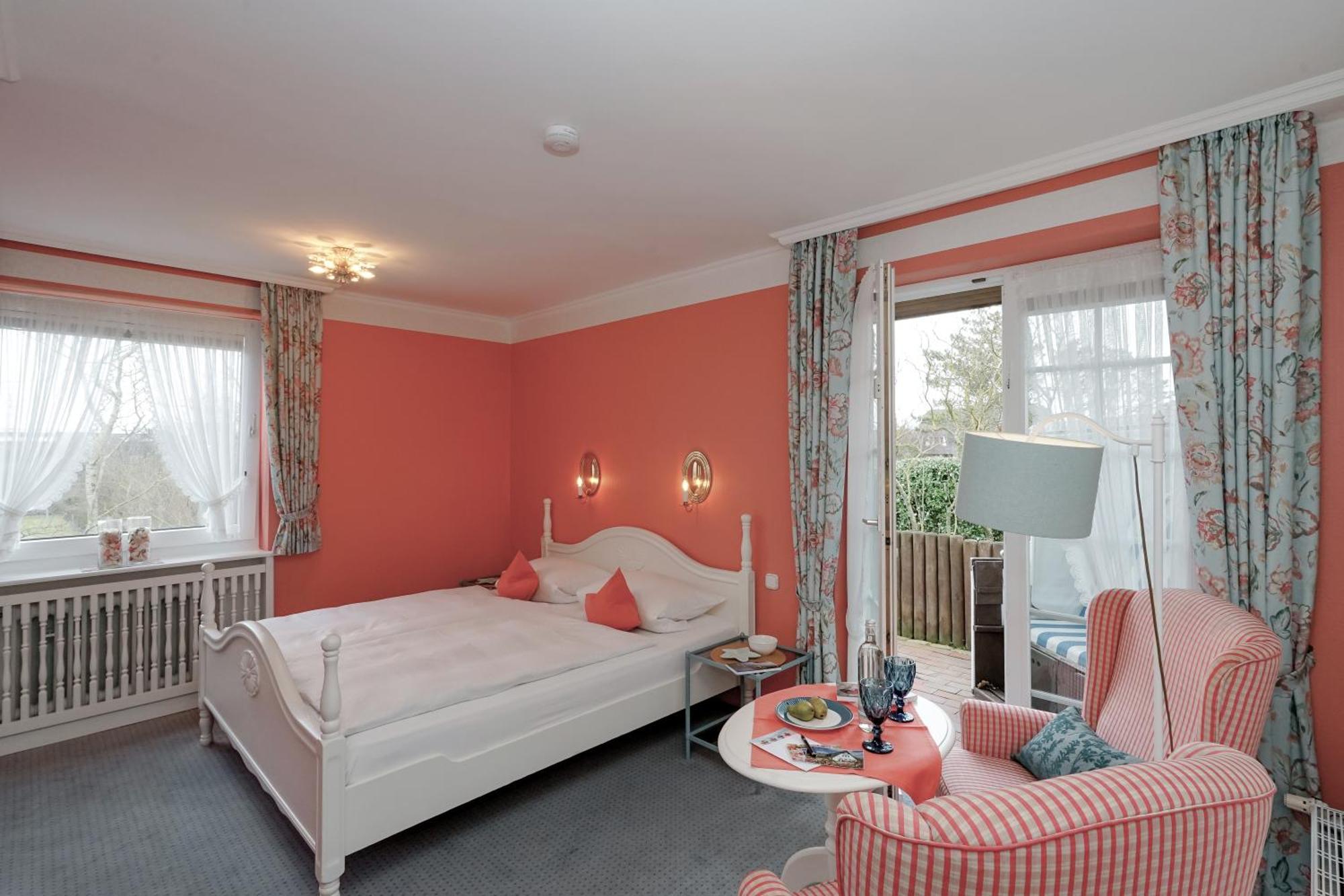 Hotel Wiesbaden Wenningstedt-Braderup Eksteriør billede
