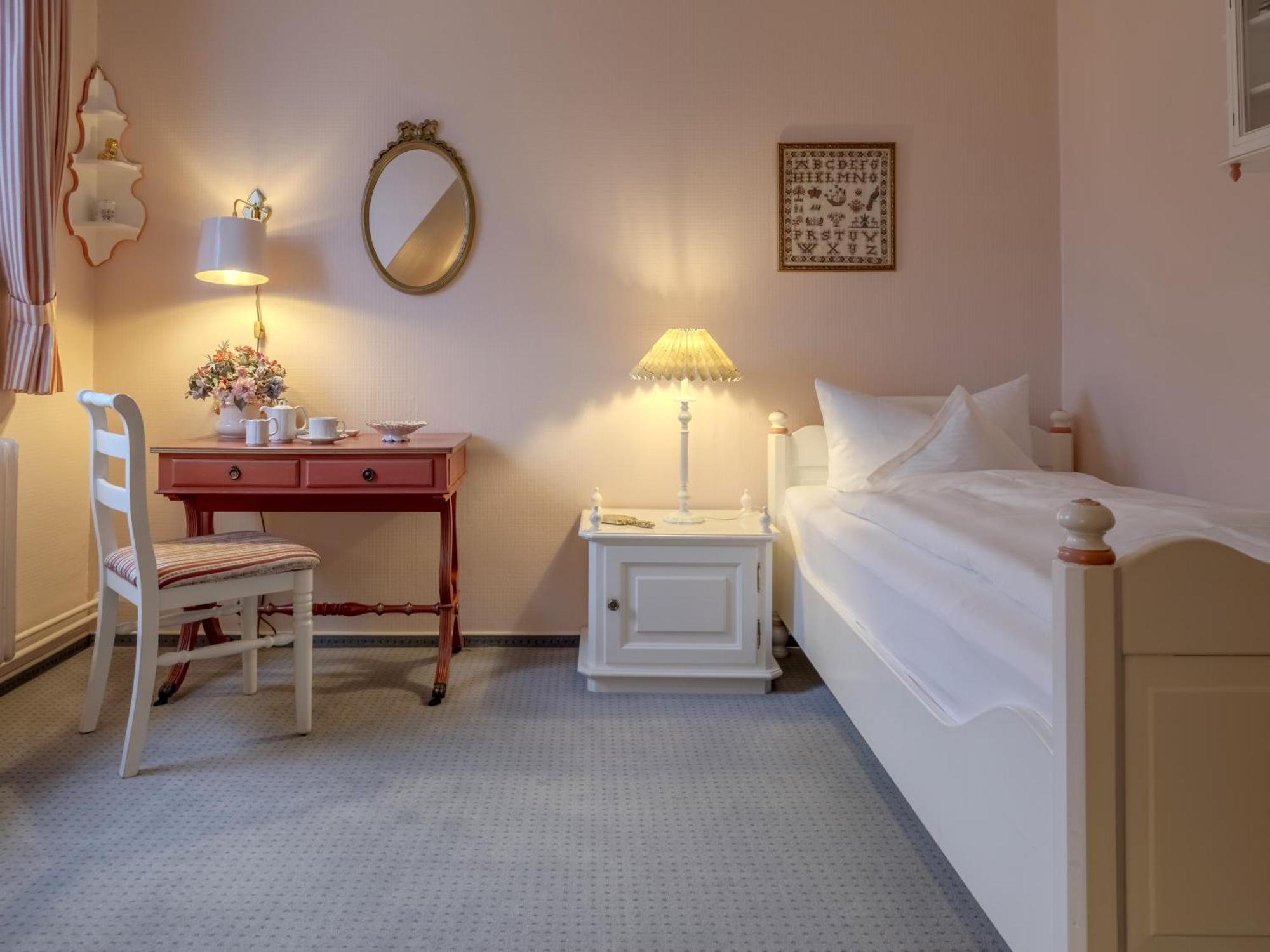 Hotel Wiesbaden Wenningstedt-Braderup Eksteriør billede